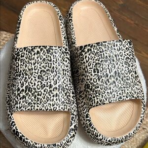 Stylish Leopard Print Women's Sandals